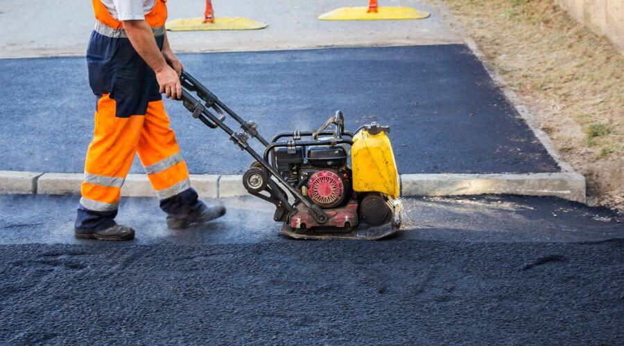 Professional gutter cleaning in Ganado, TX
